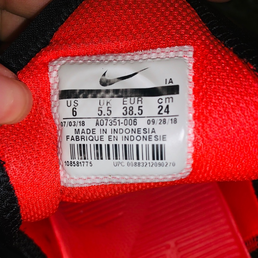 Nike tennis shoes 🎾 - Picture 3 of 5